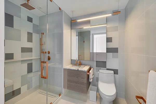 Rented by Extell Marketing Group LLC | media 35