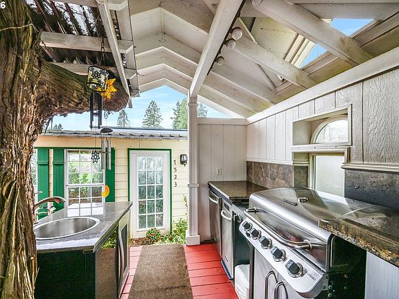 5th image of 7104 NE 53rd Ave
