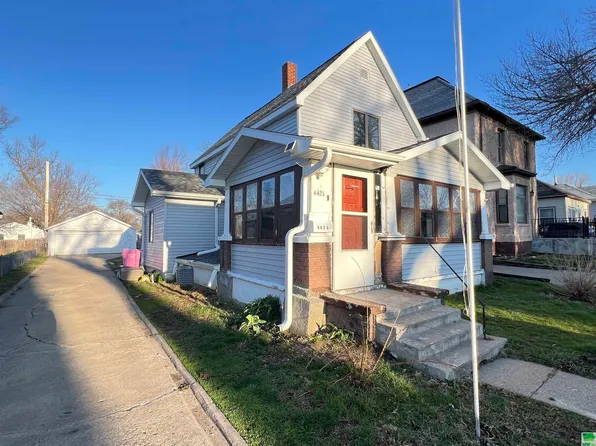 4425 Garfield St, Sioux City, IA 51108