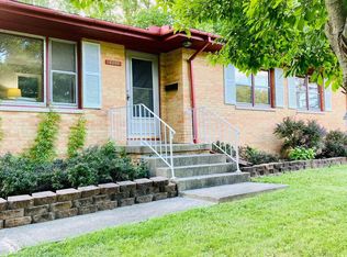 2349 Chatham Rd, Springfield, IL 62704