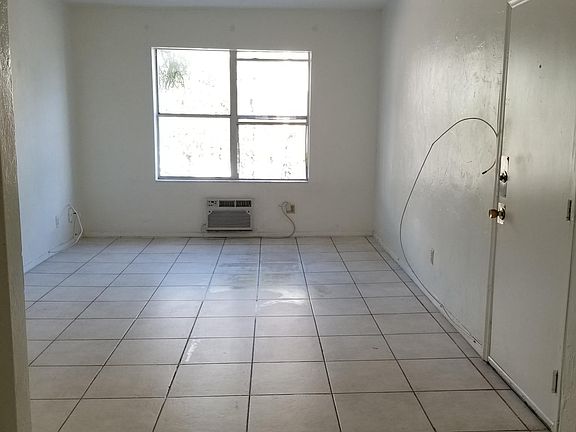2nd image of 1016 8th St #6