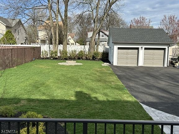 4th image of 358 Orient Way