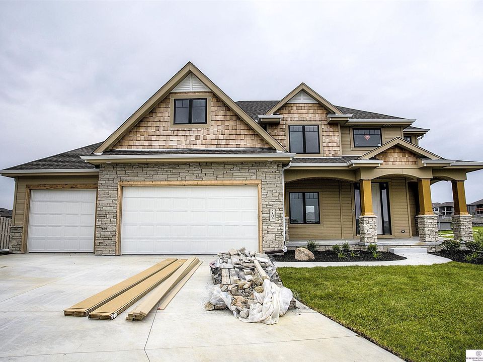 1st image of 2727 N 182nd Ave