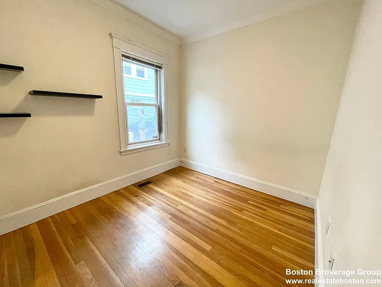 13 Sunset St #1A — Photo 5