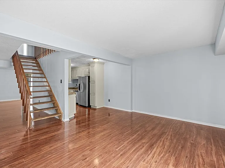 5021 Clairmont Ct — Photo 12