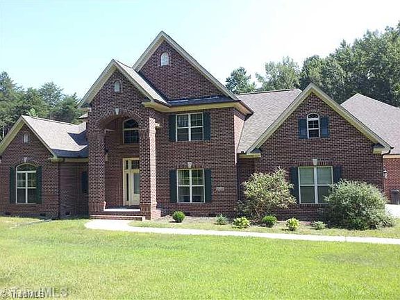 2nd image of 2039 Mount Hope Church Rd