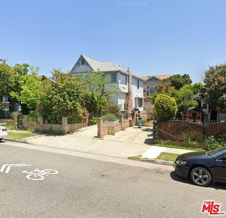 1st image of 414 S Ford Blvd