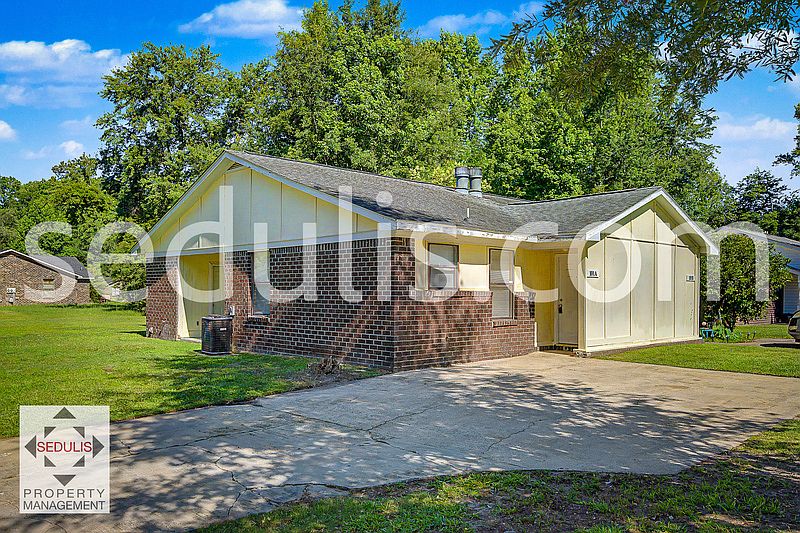 1st image of 101 Drake Ct #A