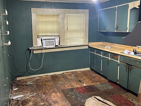 2nd image of 111 N Alder St