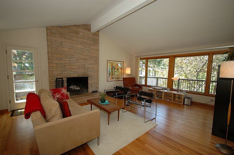 2nd image of 3923 White Bear Ave