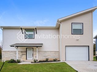 11012 Oak St, Leander, TX 78645