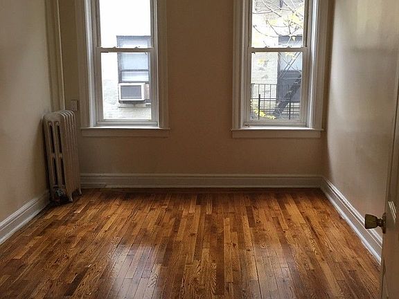 3rd image of 662 E 21st St APT 4B