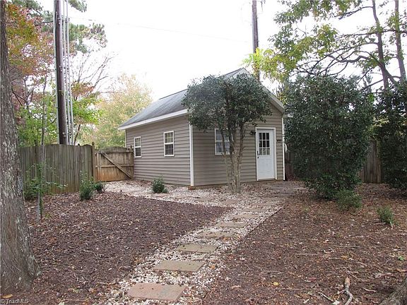 4th image of 6235 Selwyck Ln