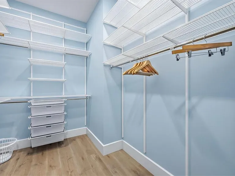 113 Aqua Ln — Photo 32