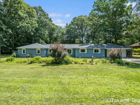 5890 Verta Dr NE, Belmont, MI 49306