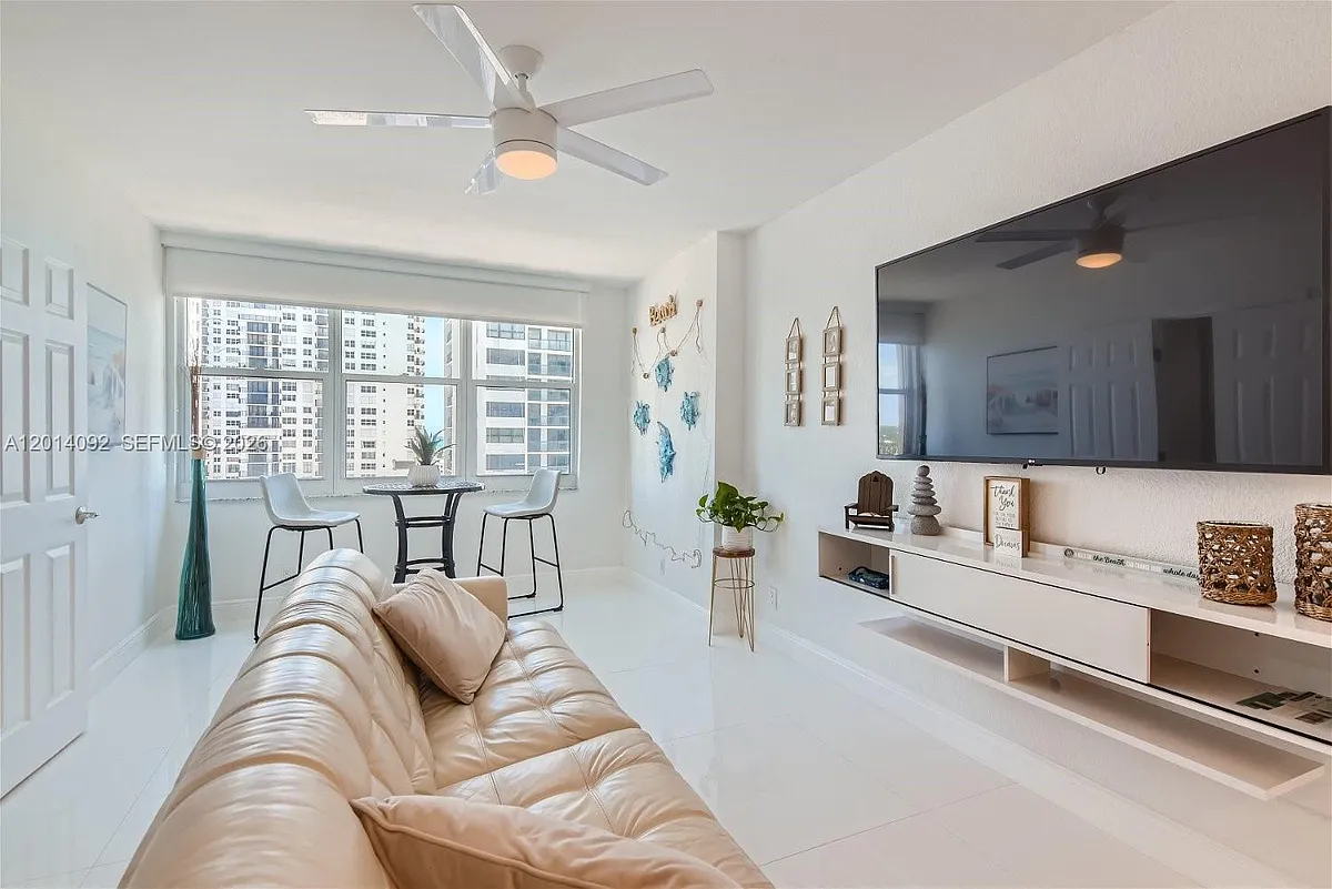 Building Photo - 2501 S Ocean Dr #1103