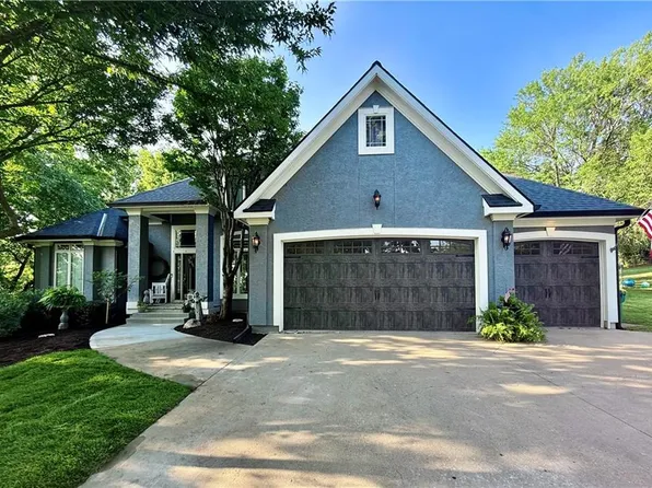 13810 Grove Ave, Bonner Springs, KS 66012