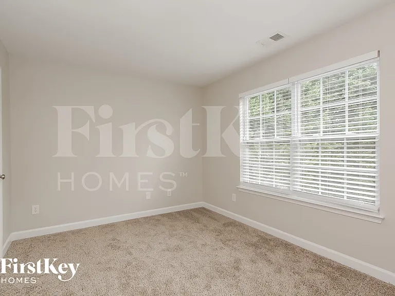 240 Golden Valley Dr — Photo 11