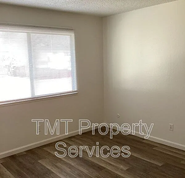 5519 Keoncrest Cir #4 — Photo 2