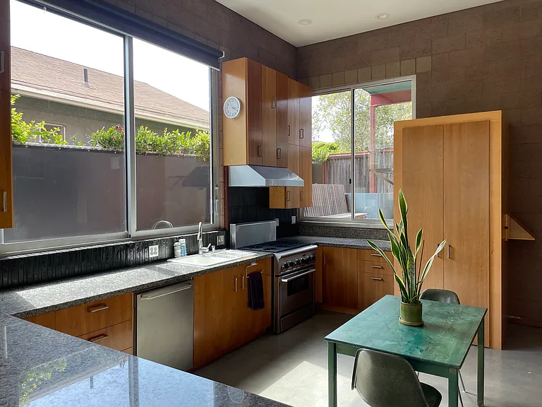 530 Brooks Ave — Photo 16