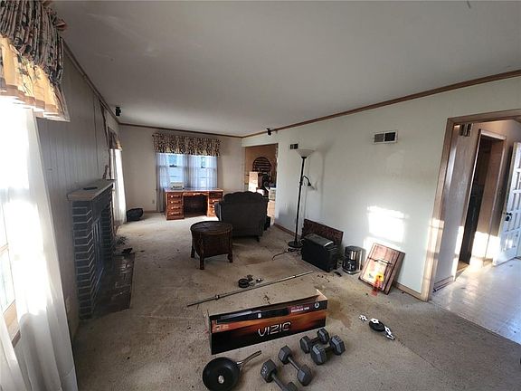 4th image of 5808 Mackey St
