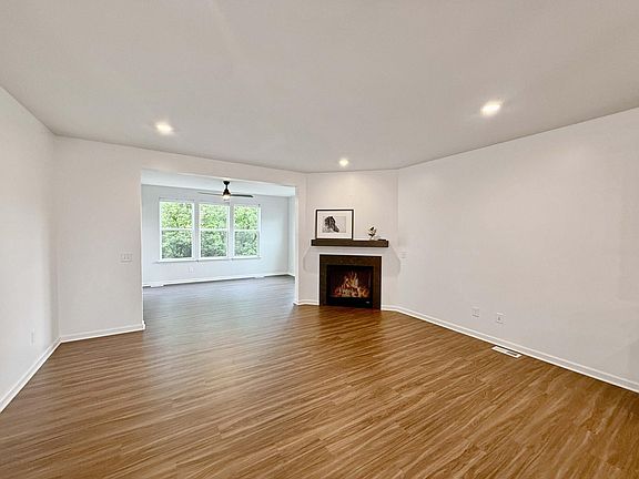5th image of 4648 Benjamin Pl