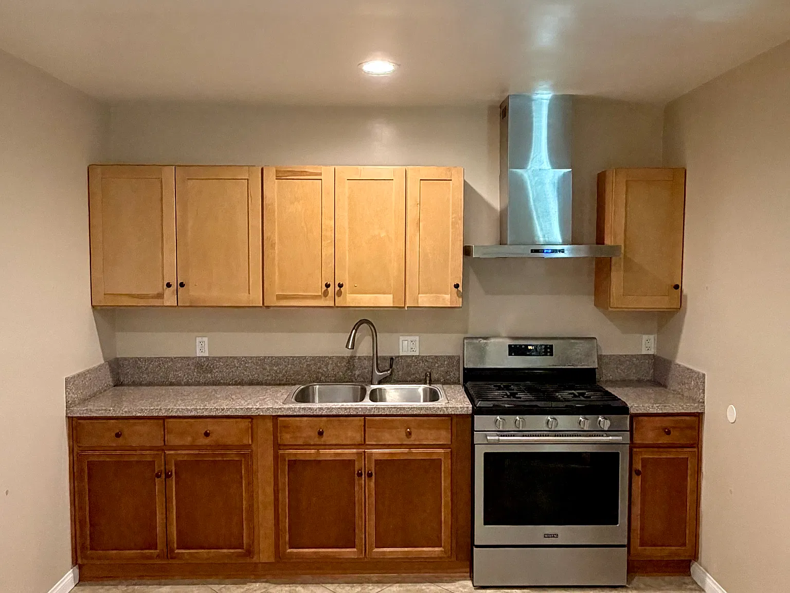 1 bed, 650 sqft, $1,800 — Photo 3