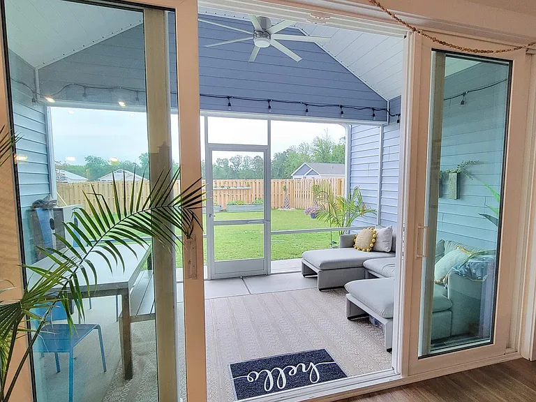 Screened in porch