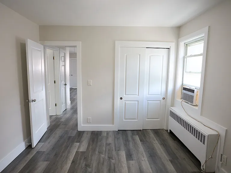2309 Matthews Ave — Photo 7