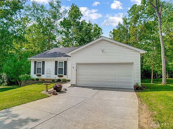 2nd image of 6 Edam Ct