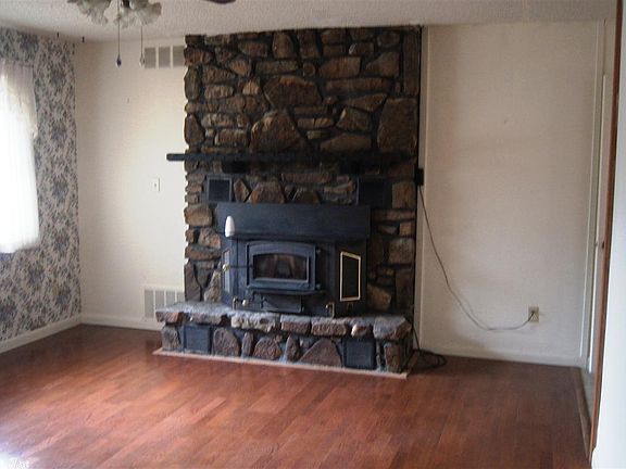 4th image of 88 Crozier Ln