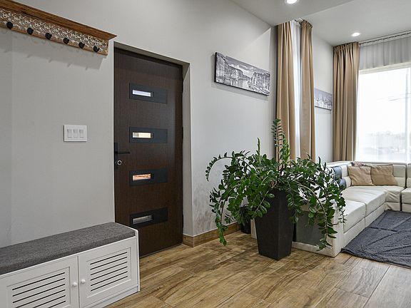 3rd image of 7228 39th St Ste 1E