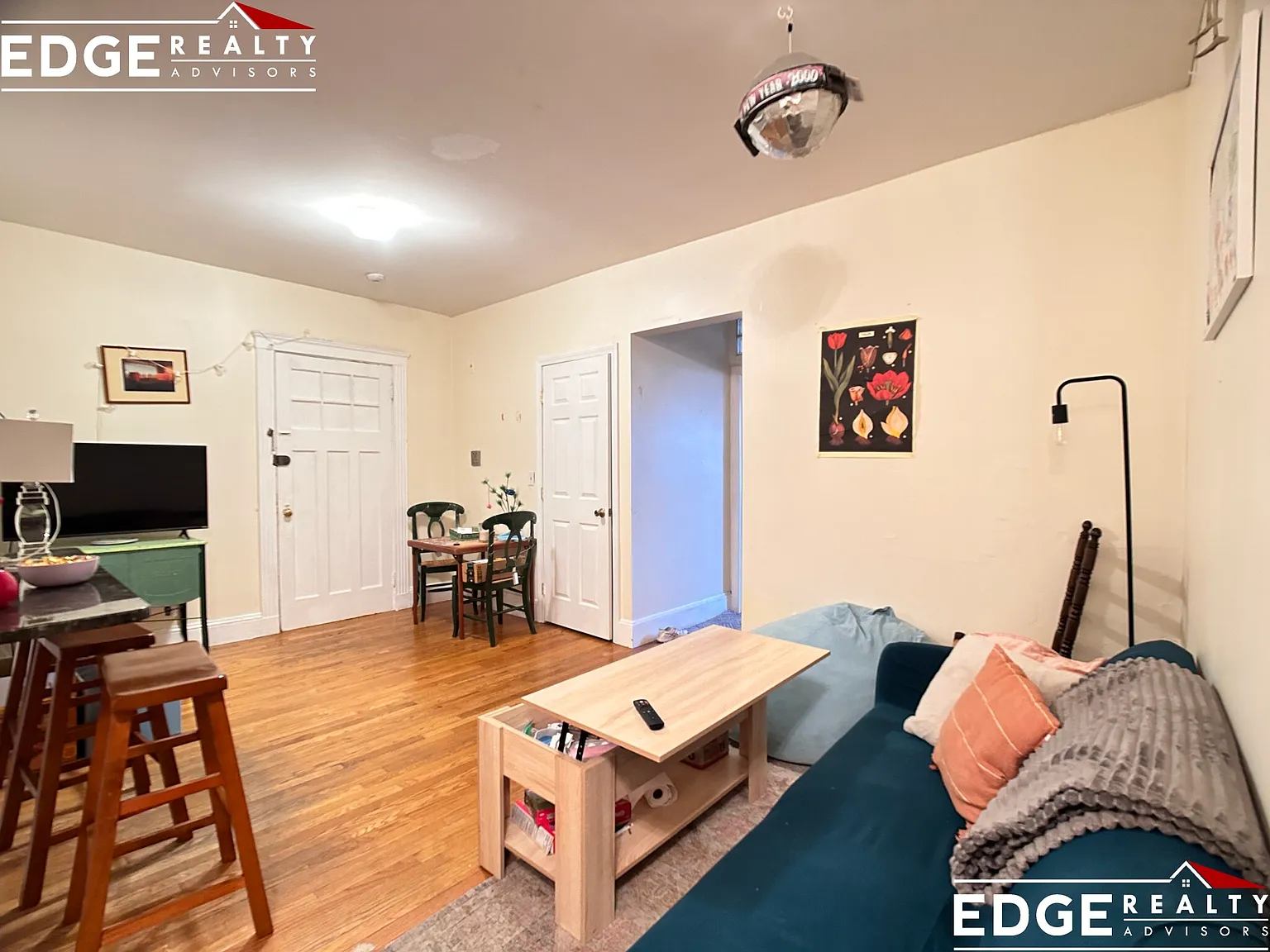 4 bed, 1.5 bath, 1025 sqft, $6,550 — Photo 4