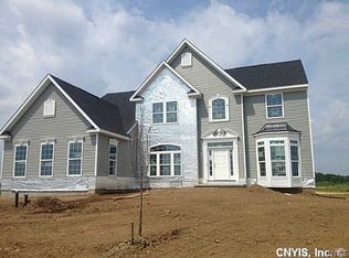 8807 Dell Center Dr, Clay, NY 13041