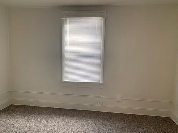 5th image of 3282 W 31st St
