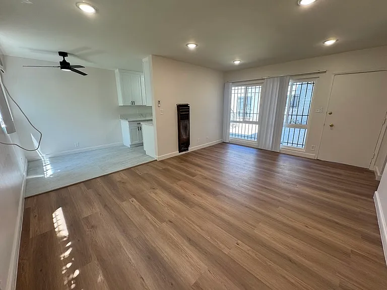 1265 N Saint Andrews Pl #4 — Photo 7