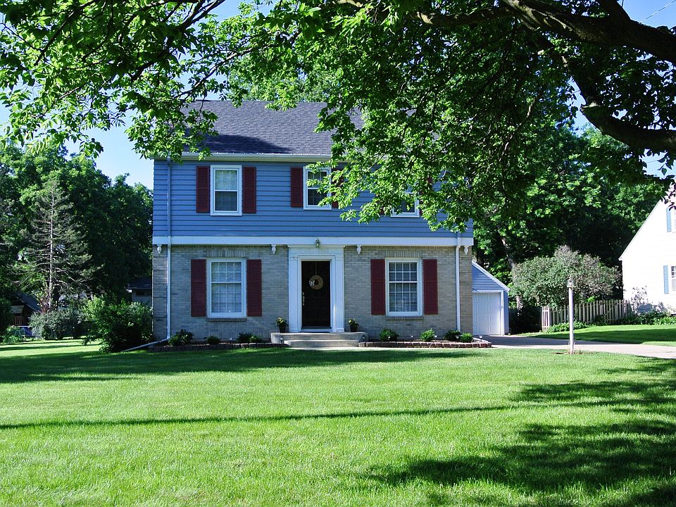 1st image of 4515 Manor Cir