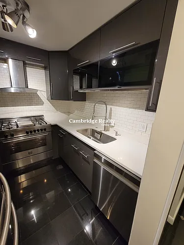 33 Pond Ave Photo 1