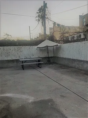 Rented by Johanna Gyuro, LREB | media 9