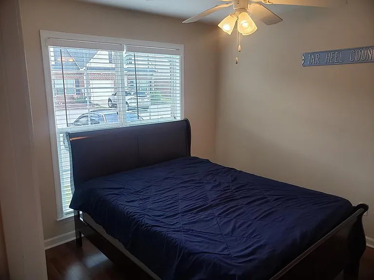 142 Grove Landing Ct — Photo 3