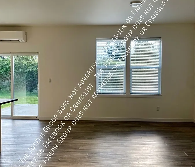 2285 Brome St #C — Photo 2