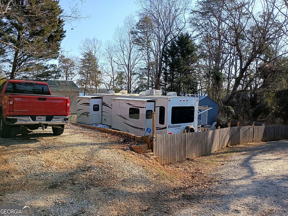 1st image of 212 Admiral Dr