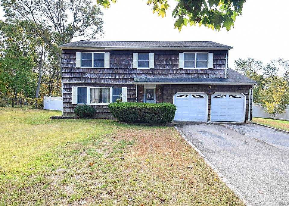 1st image of 8 Lonni Ln