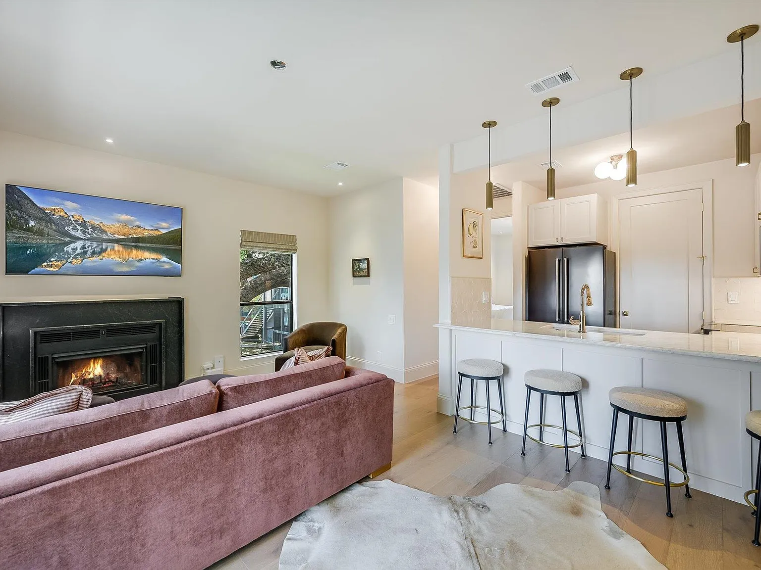 1 bed, 1.0 bath, 579 sqft, $2,300 — Photo 1