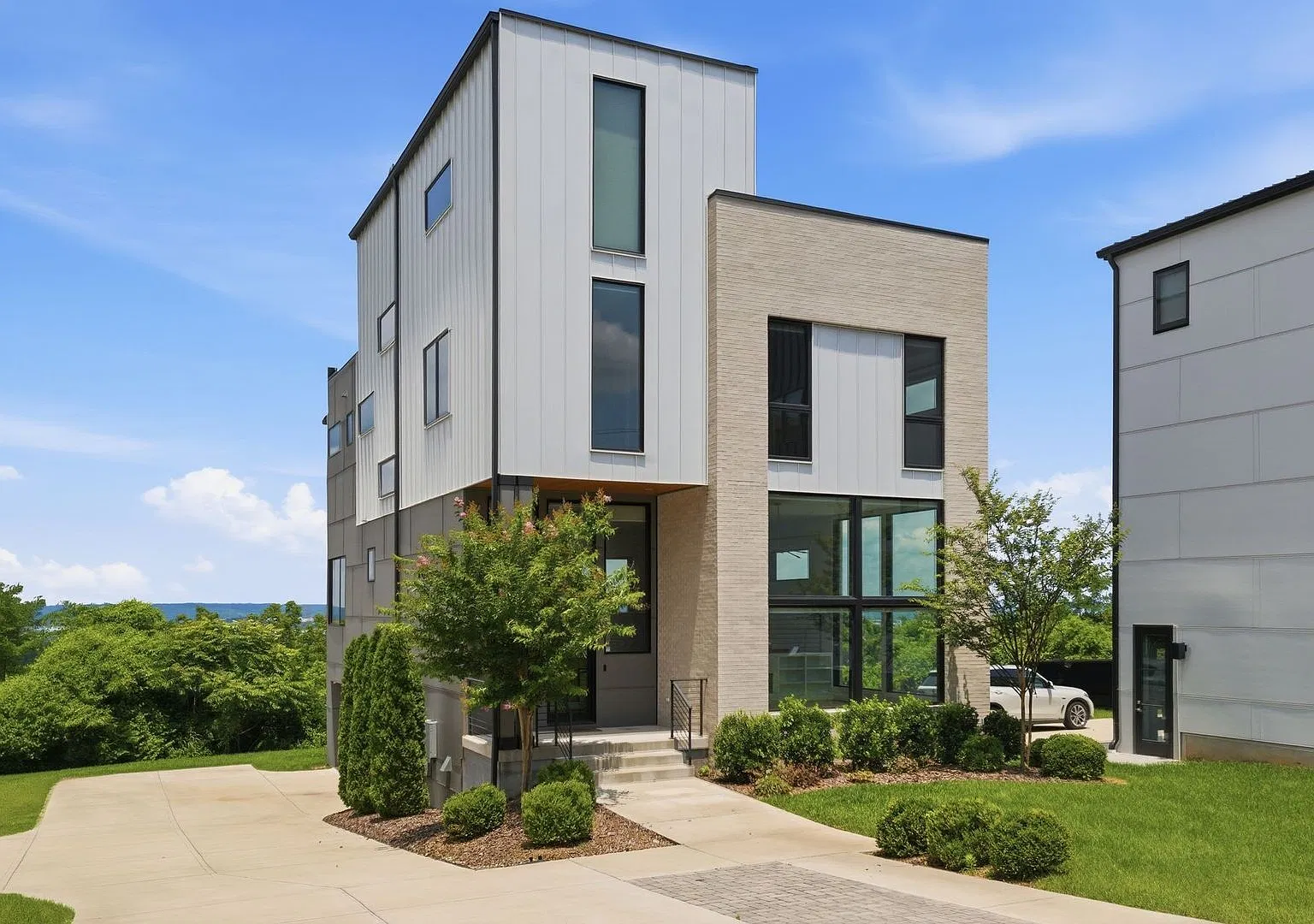 Stunning West Nashville Hilltop Retreat | Rooftop Deck, River Views & Private Elevator — Photo 1