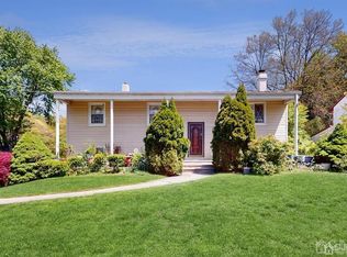 6 Colonial Dr, East Brunswick, NJ