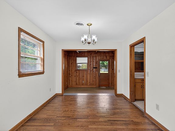 4th image of 320 Vaden Dr