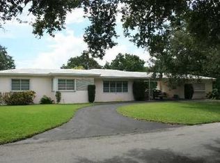 13220 NW 1st Ave, Miami, FL 33168