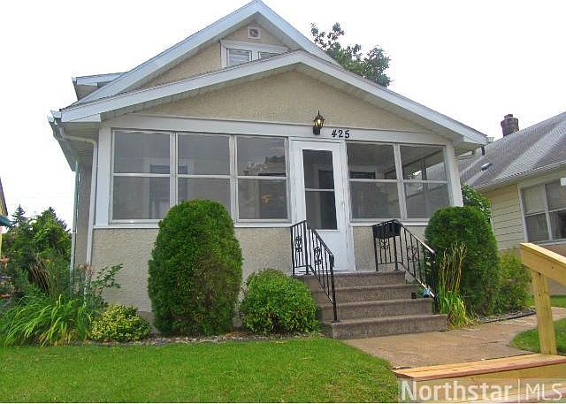 1st image of 425 3rd Ave S