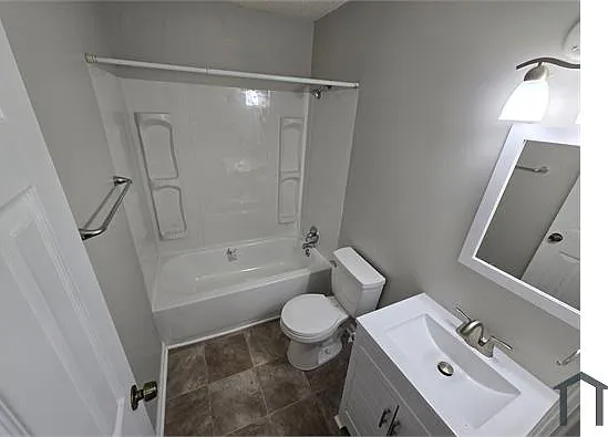 1810 Murchison Rd — Photo 8